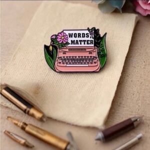 Large Enamel Pin typewriter “words matter” flower brooch badge Gift Acadamia